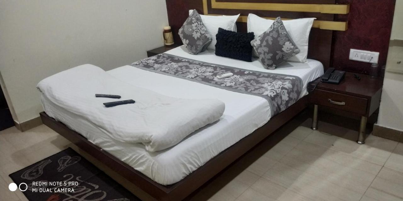 Adb Rooms Udhav Palace Yeni Delhi Dış mekan fotoğraf