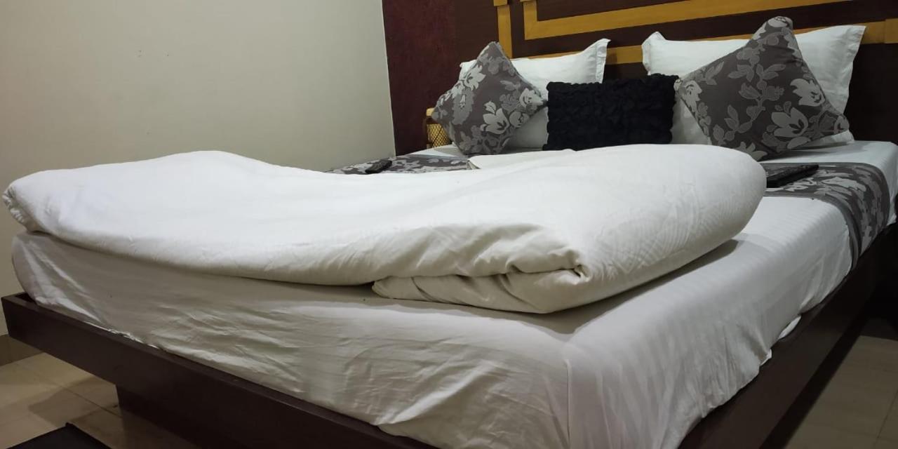 Adb Rooms Udhav Palace Yeni Delhi Dış mekan fotoğraf