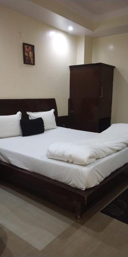 Adb Rooms Udhav Palace Yeni Delhi Dış mekan fotoğraf