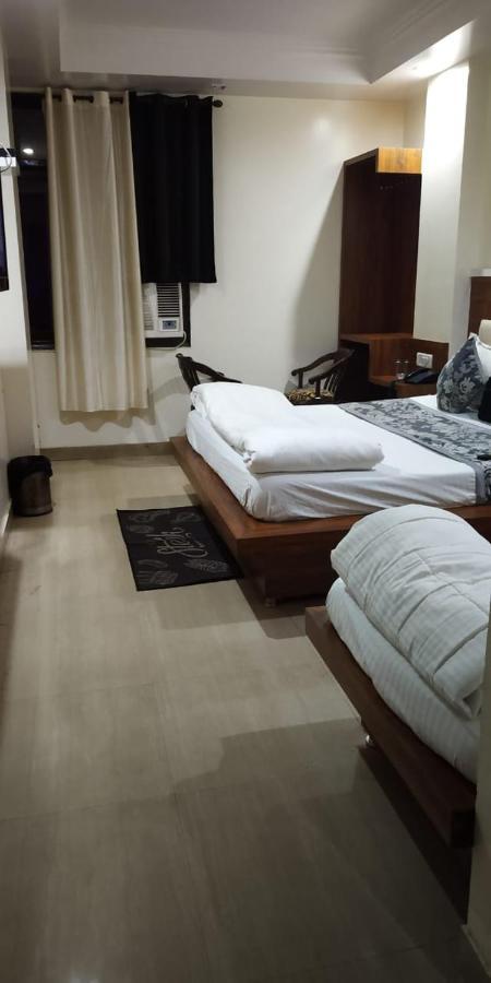 Adb Rooms Udhav Palace Yeni Delhi Dış mekan fotoğraf
