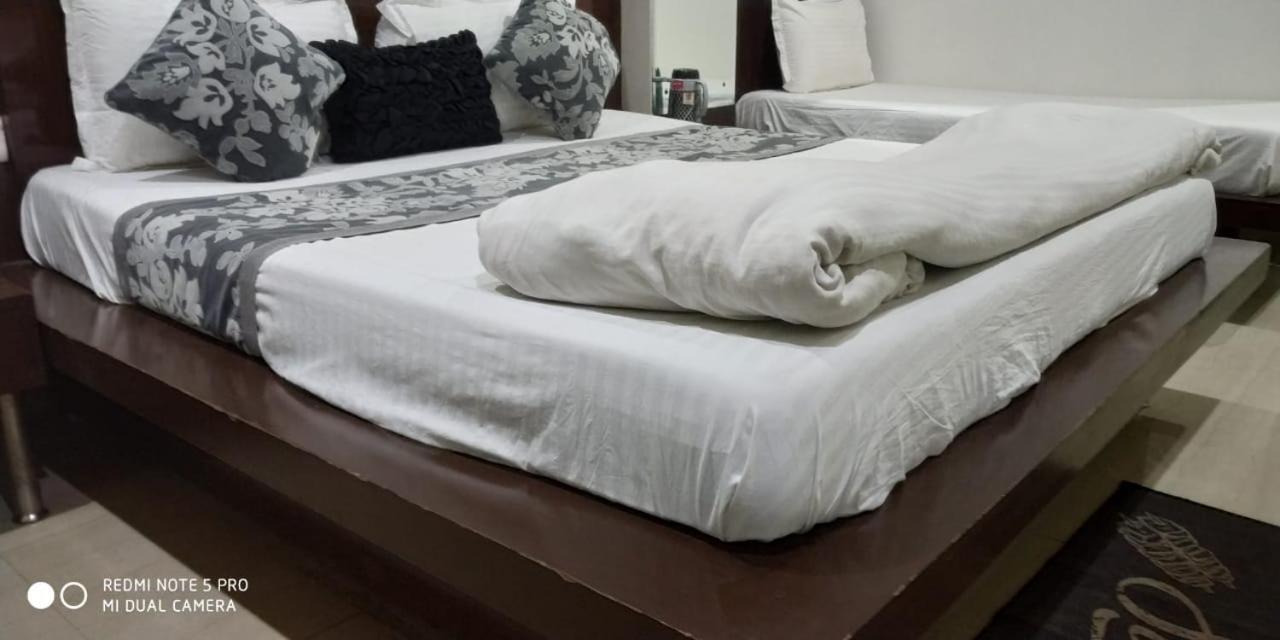 Adb Rooms Udhav Palace Yeni Delhi Dış mekan fotoğraf