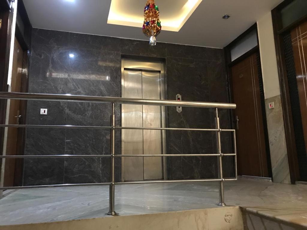 Adb Rooms Udhav Palace Yeni Delhi Dış mekan fotoğraf