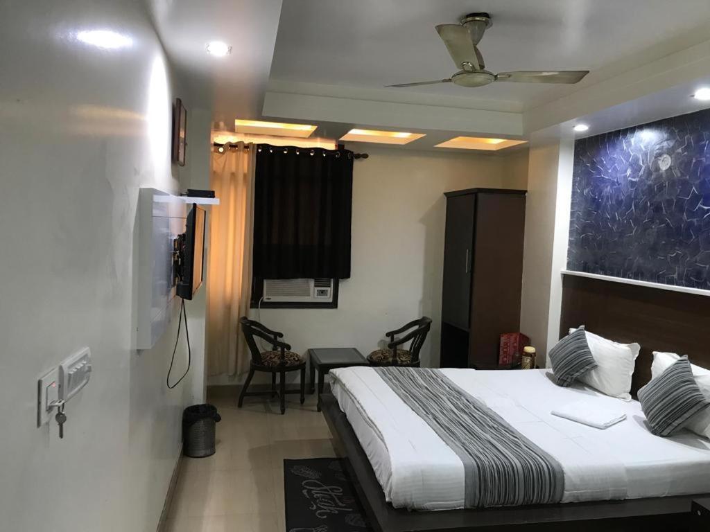 Adb Rooms Udhav Palace Yeni Delhi Dış mekan fotoğraf